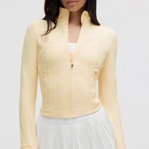 Lululemon Athletica Buttercream define Jacket size 10